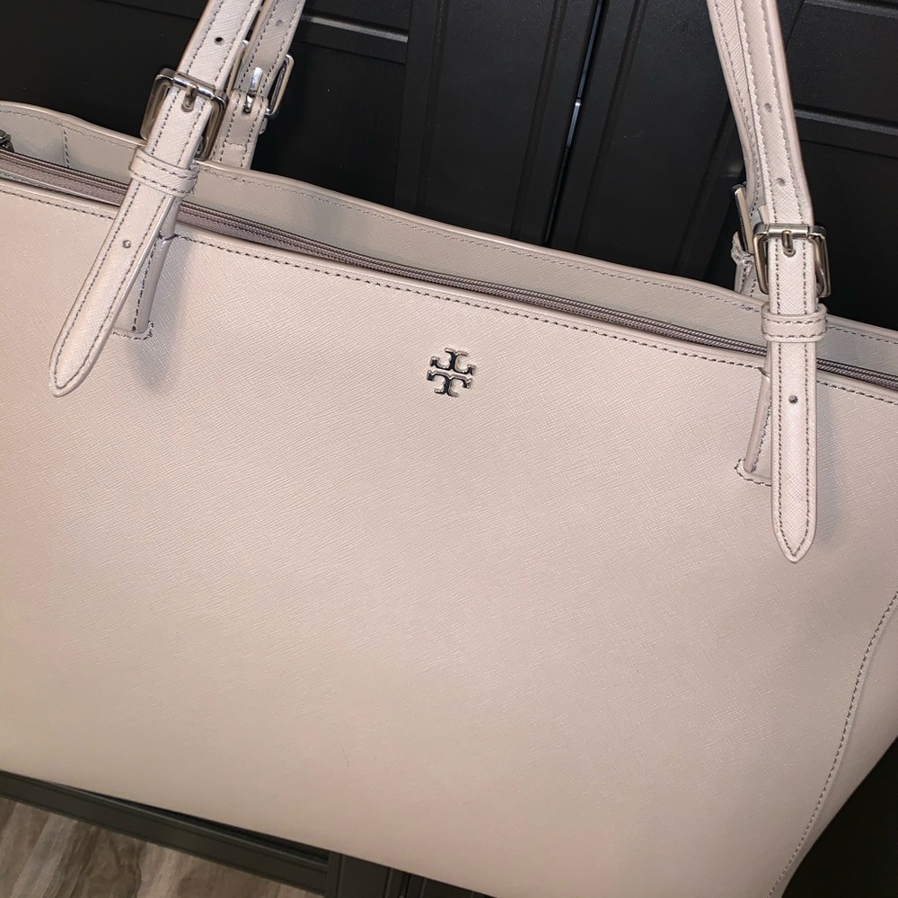 Tory Burch York Buckle Tote (French Grey)